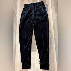 Tractr Women's Black Velvet Pants
